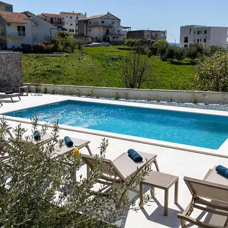 Apartmán Donatella 2 *