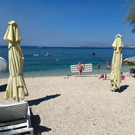 Donatella 2 Подстрана