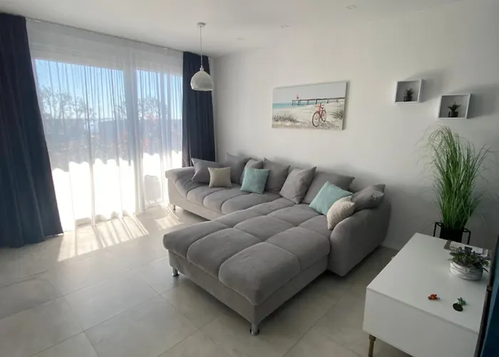 Donatella 2 Podstrana